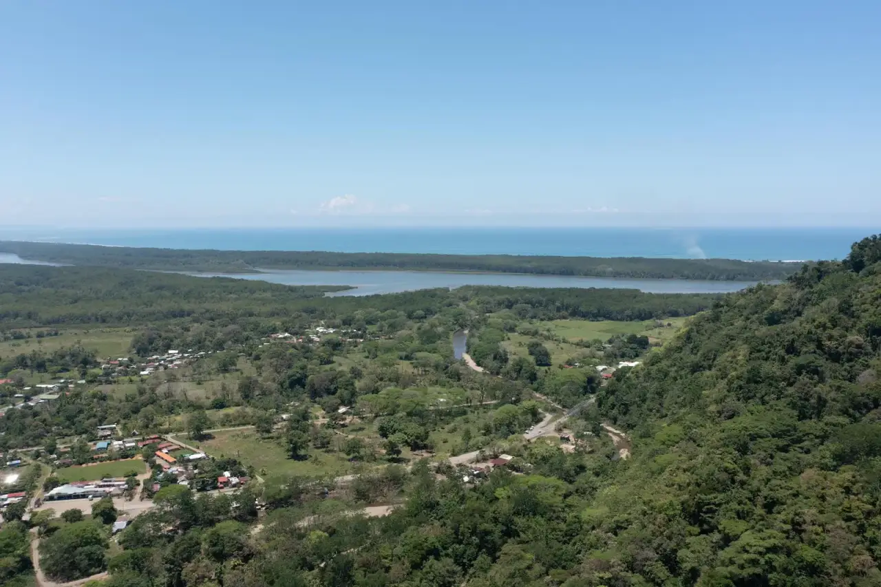 75 Acre Mountain with Ocean, Waterfalls & Springs Coronado, OSA