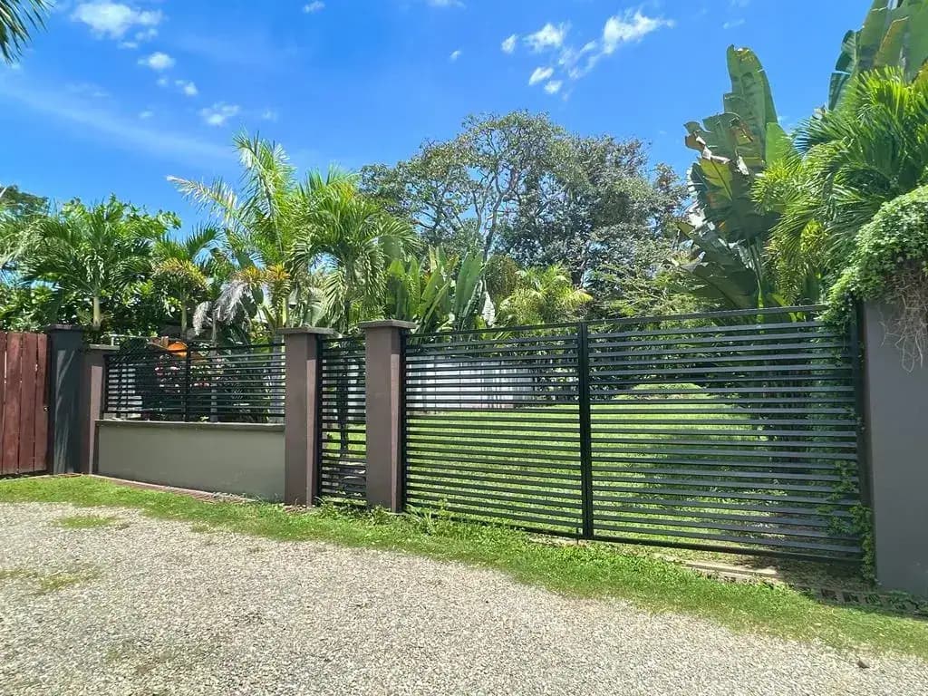 Tropical Lush Lot only mins to the Marina