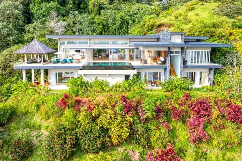 Casa Ombak in Luxurious Gated Community Dominical